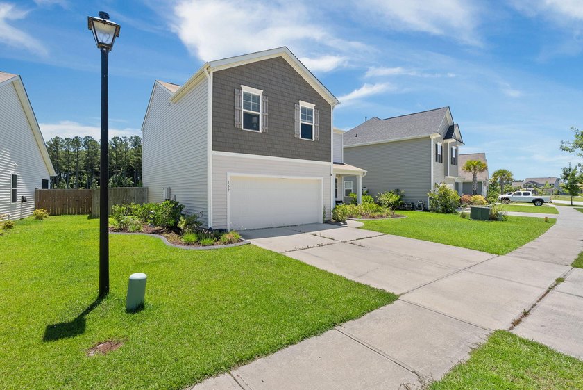 Welcome home to this beautifully maintained property offering - photo 36