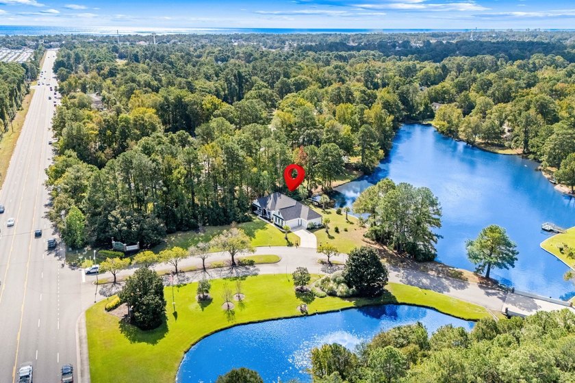 Incredible opportunity to purchase this waterfront 3 bedroom, 2 - photo 38