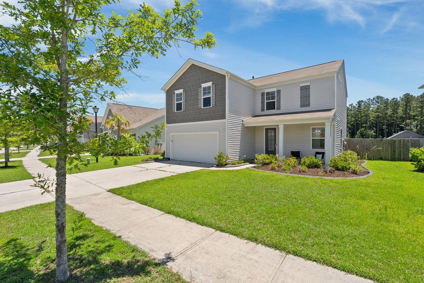 Welcome home to this beautifully maintained property offering - photo 39