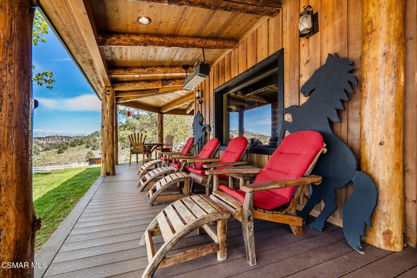 An Extraordinary Mountain Ranch In The Heart Of The Eastern - photo 10