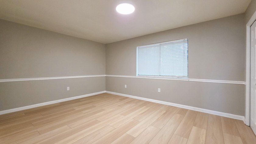 Freshly updated townhome, WITH A BRAND NEW ROOF in 2026. This - photo 8