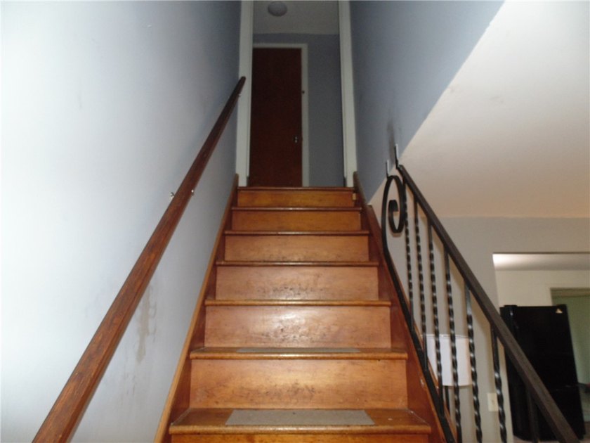 Move right into this well-maintained 4-bedroom Cape Cod in the - photo 22