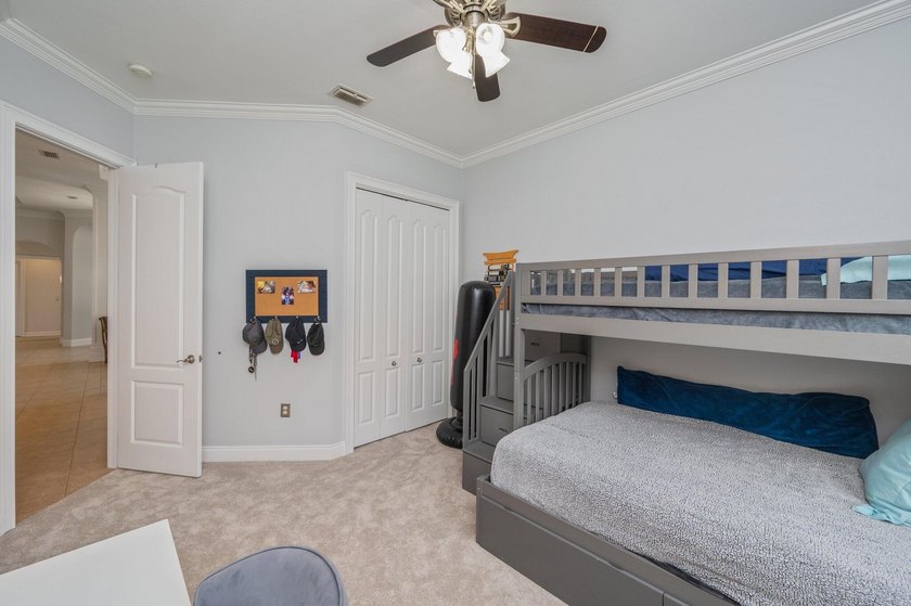 Experience refined, single-level living in the gated golf - photo 31