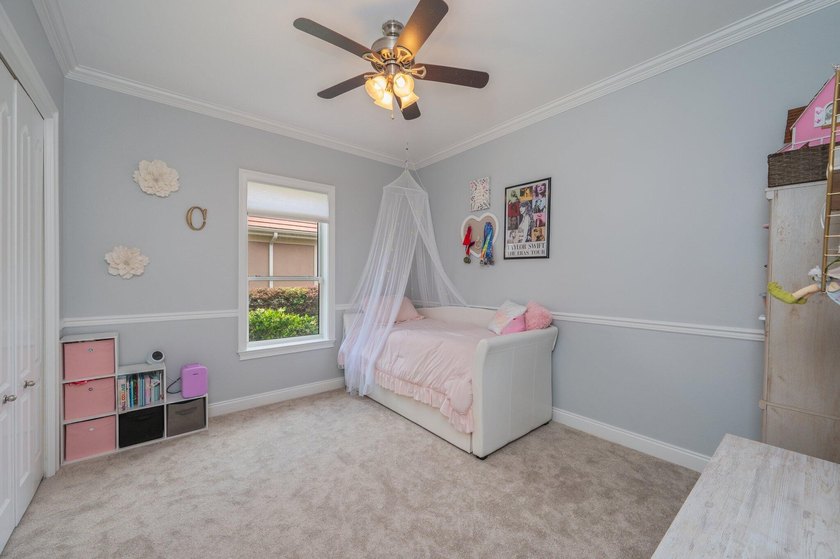 Experience refined, single-level living in the gated golf - photo 33