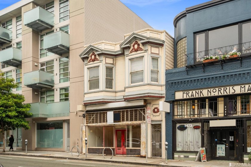 Introducing a fantastic mixed-use property in the heart of San - photo 2