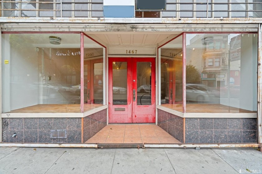 Introducing a fantastic mixed-use property in the heart of San - photo 7