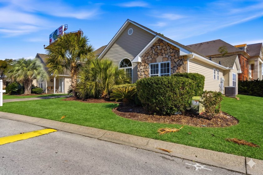 Discover this beautifully updated 3-bedroom, 3-bath - photo 2