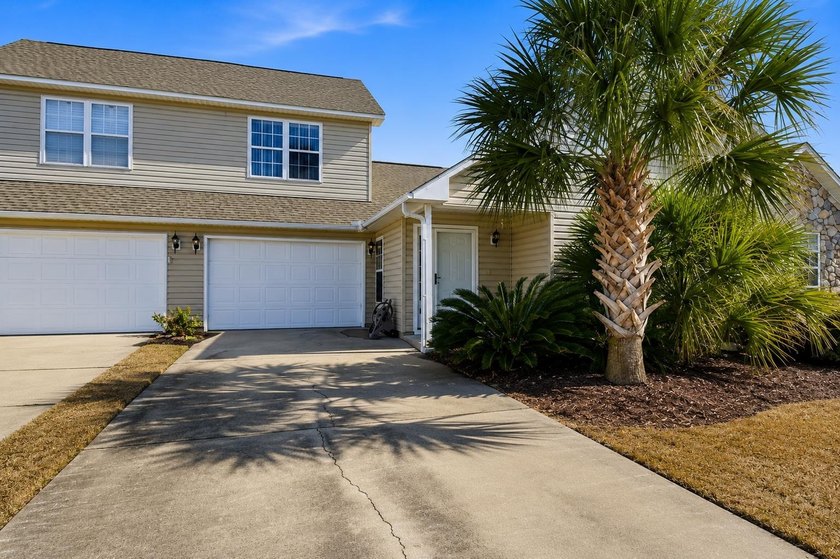 Discover this beautifully updated 3-bedroom, 3-bath - photo 6