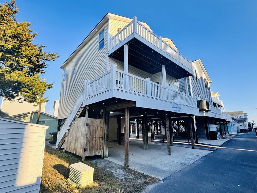 EXCELLENT INVESTMENT! RARE 7 BEDROOM OCEAN VIEW RAISED BEACH - photo 4