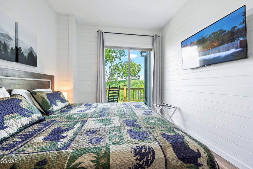 Ready for overnight rental! This cabin has a uniqueness of an - photo 14