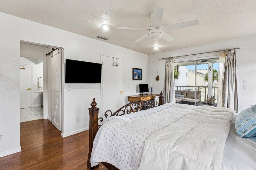RARE OPPORTUNITY in North Palm Beach with this spacious - photo 21