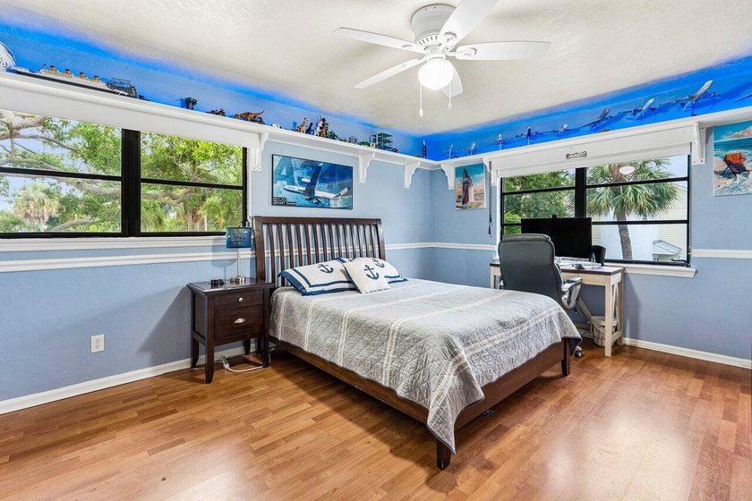 RARE OPPORTUNITY in North Palm Beach with this spacious - photo 28