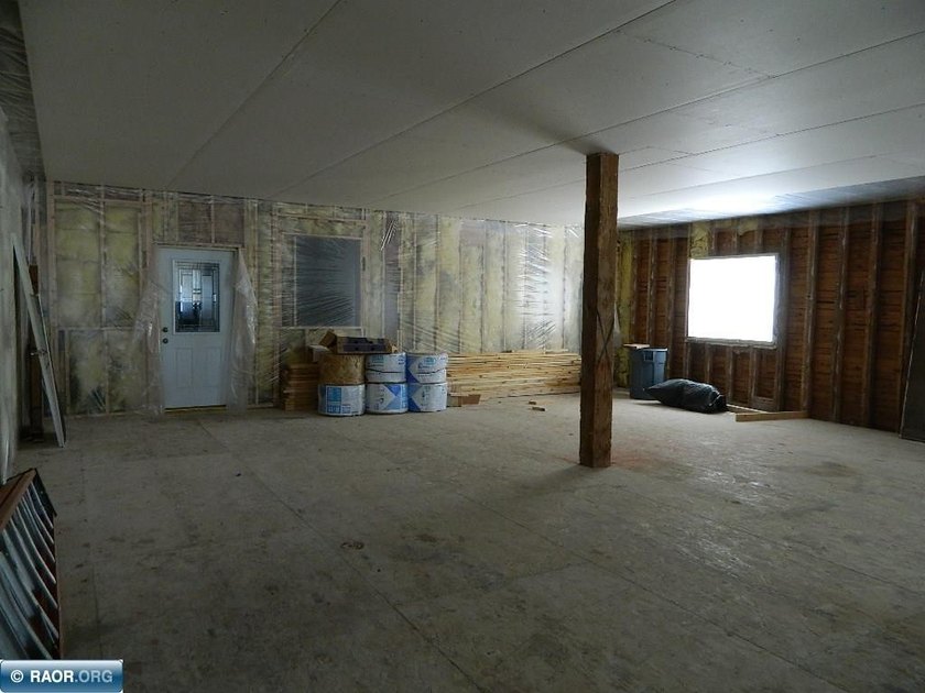 Located on Main Street in Littlefork, this building gives plenty - photo 42