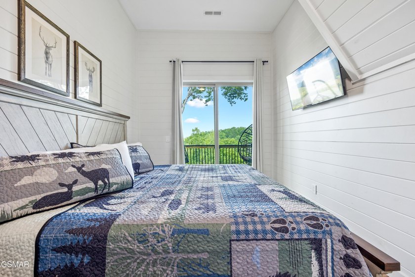 Ready for overnight rental! This cabin has a uniqueness of an - photo 43