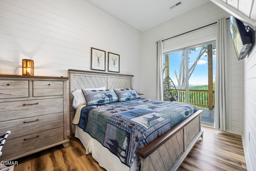 Ready for overnight rental! This cabin has a uniqueness of an - photo 44