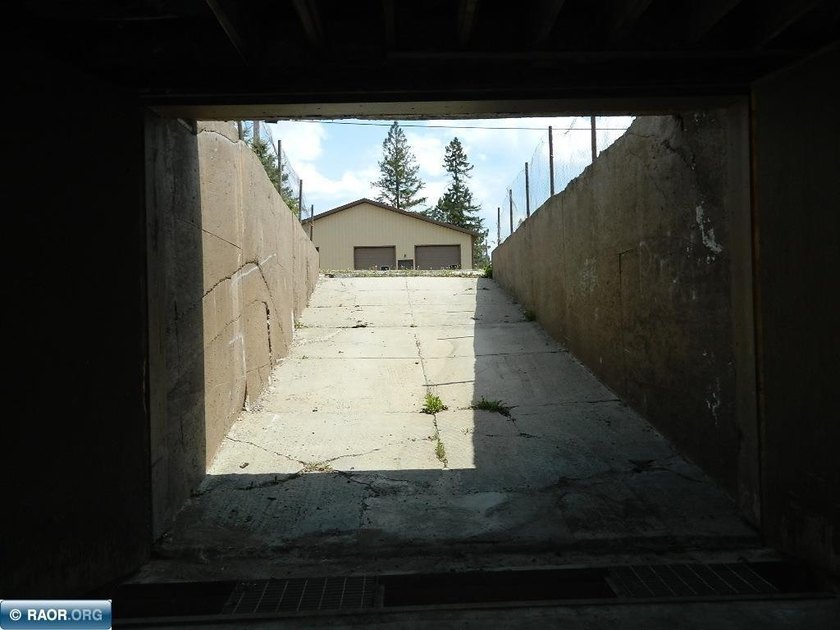 Located on Main Street in Littlefork, this building gives plenty - photo 44