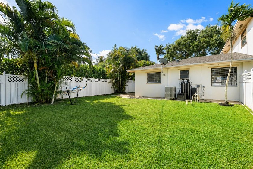 RARE OPPORTUNITY in North Palm Beach with this spacious - photo 52