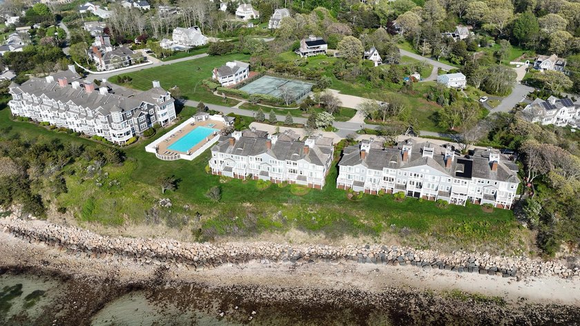 Rare opportunity to own an oceanfront Cape Codder luxury - photo 3