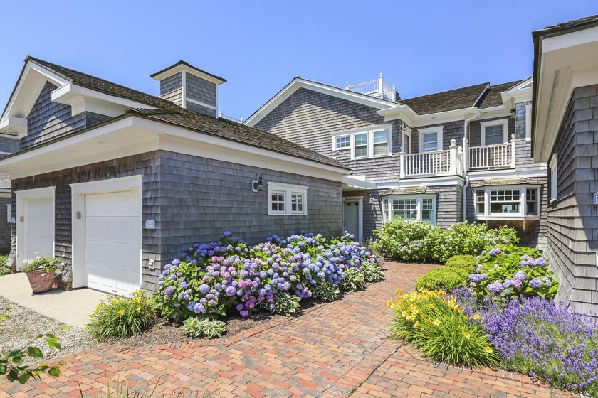 Rare opportunity to own an oceanfront Cape Codder luxury - photo 4