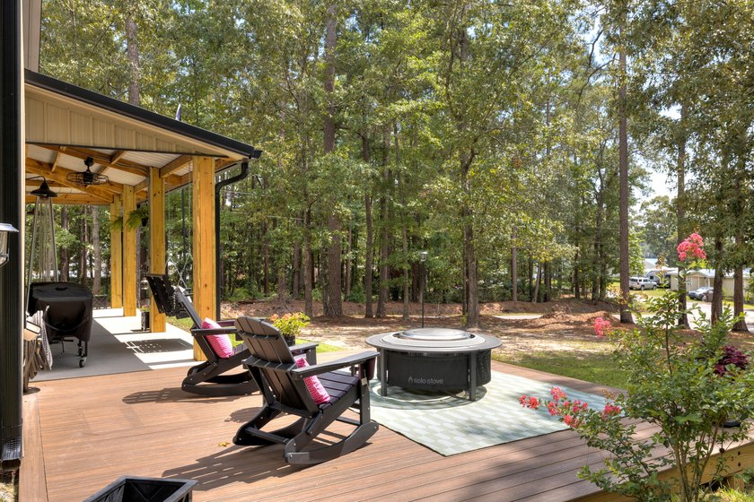 Welcome to this beautifully designed 3BR/2BA barndominium - photo 7
