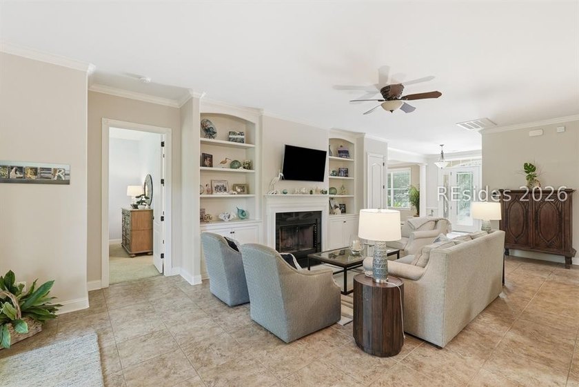 Welcome to 4 Southington Circle in the prestigious gated - photo 11