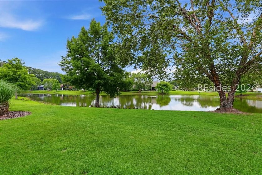 Welcome to 4 Southington Circle in the prestigious gated - photo 34