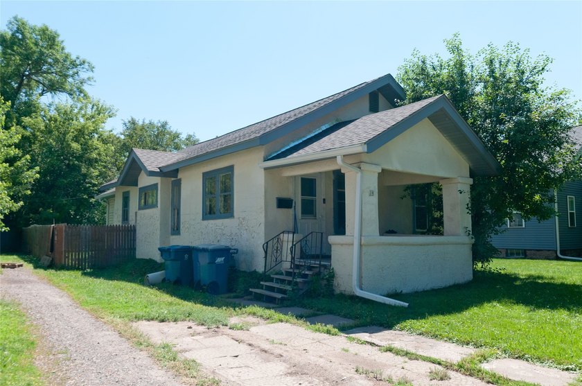 This charming 2 bedroom, 1 bath home is full of potential and - photo 5