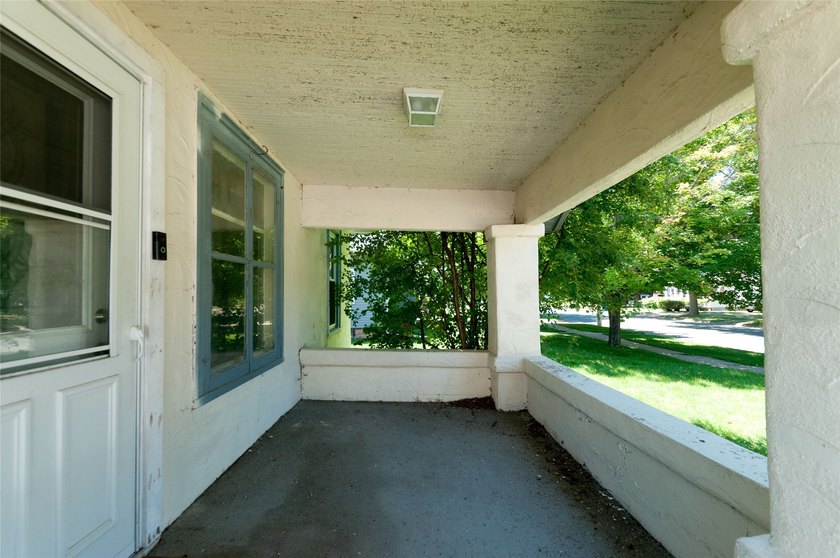 This charming 2 bedroom, 1 bath home is full of potential and - photo 8
