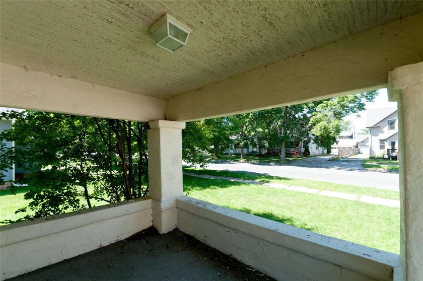 This charming 2 bedroom, 1 bath home is full of potential and - photo 9