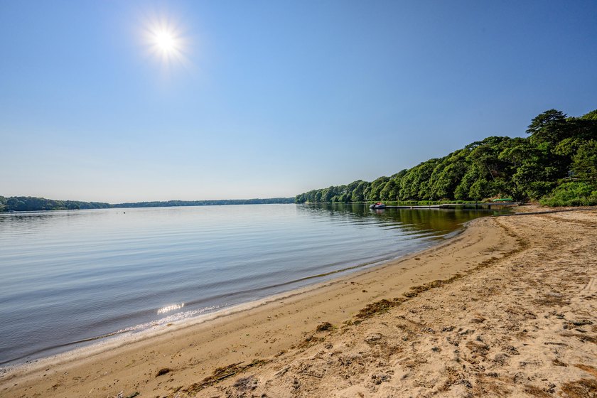 Deeded Sandy Beach Rights on Follins Pond With Direct Access To - photo 3