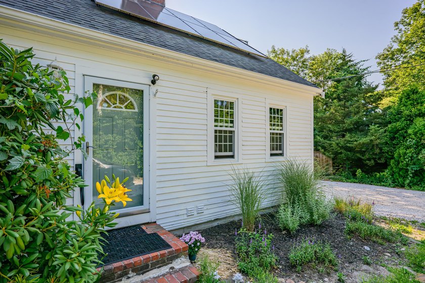 Deeded Sandy Beach Rights on Follins Pond With Direct Access To - photo 4