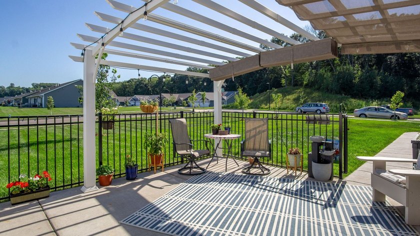 Enjoy easy, low-maintenance living in this nearly new twin home - photo 3