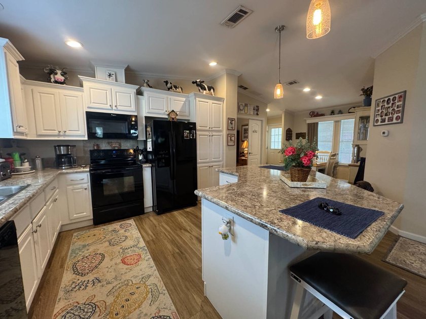 Welcome toWindmill Manor, conveniently located inBradentonjust - photo 25