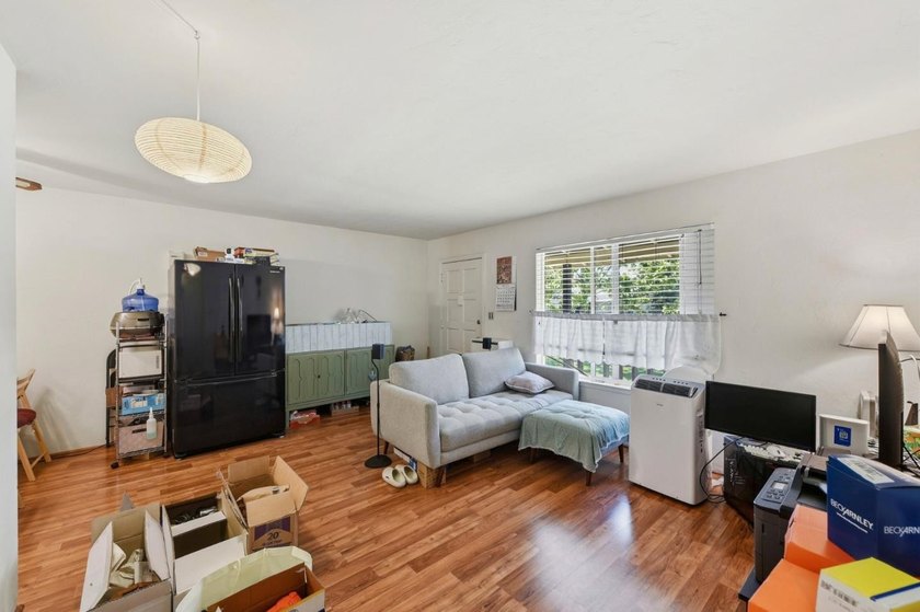 This property s a golden opportunity for investors or anyone - photo 26