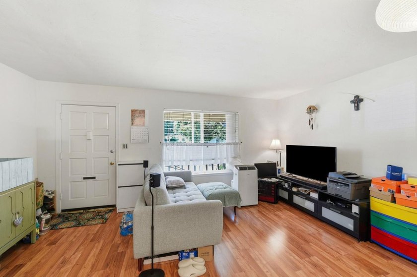 This property s a golden opportunity for investors or anyone - photo 27