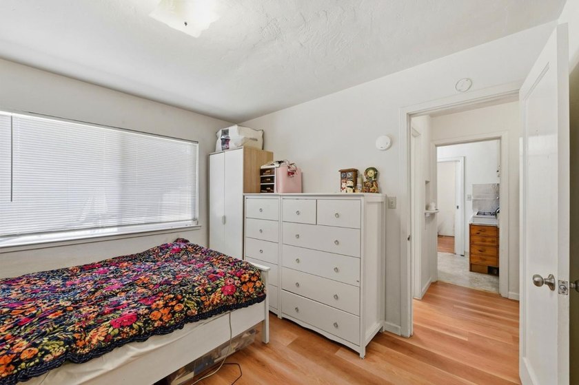 This property s a golden opportunity for investors or anyone - photo 37