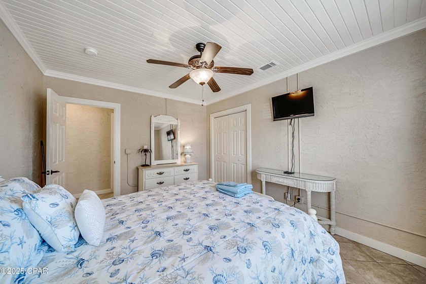 Welcome to your dream Laguna Beach cottage. This Florida cottage - photo 12