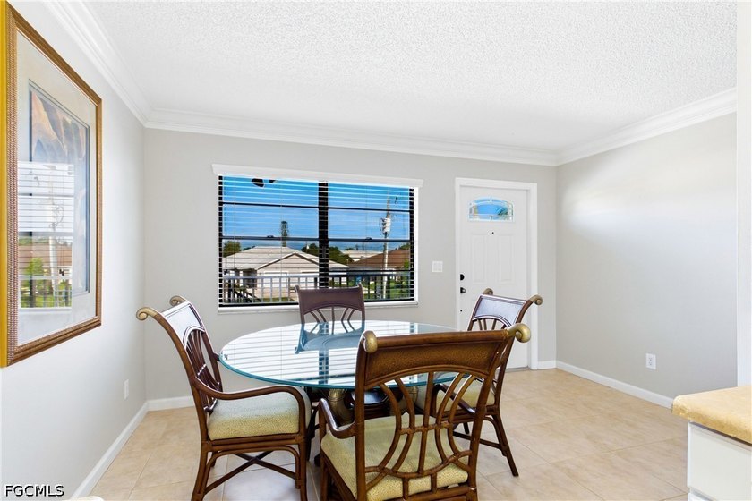 WATERFRONT PARADISE - PRICED TO SELL! Experience the ultimate - photo 12