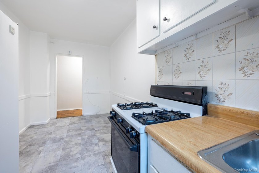Rarely available 2 bedroom conveniently locate at the Mutal in - photo 12