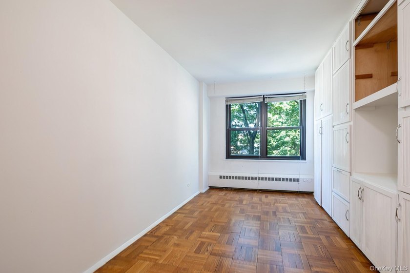 Rarely available 2 bedroom conveniently locate at the Mutal in - photo 13