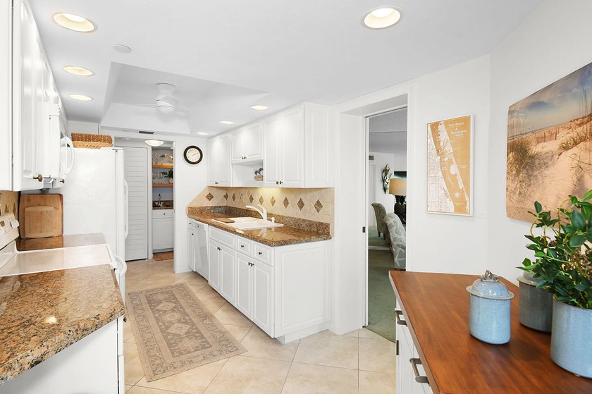 Luxury oceanfront living right at your fingertips. This stunning - photo 21