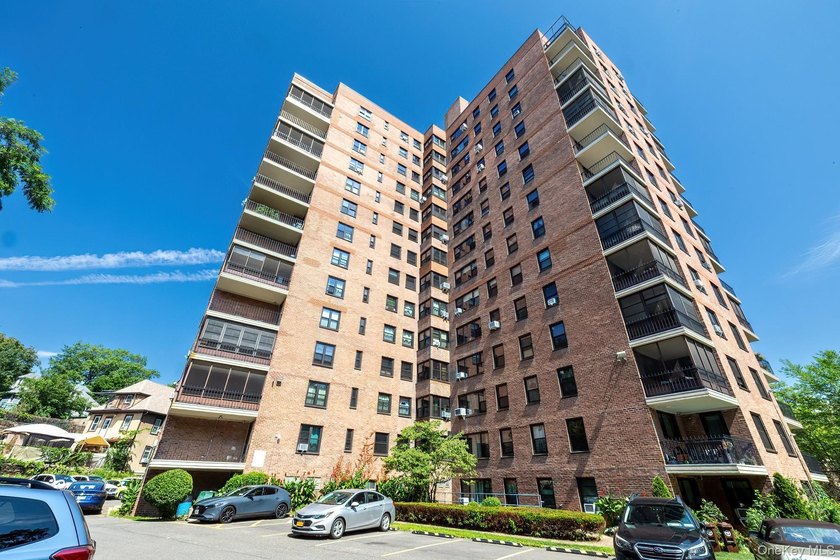 Rarely available 2 bedroom conveniently locate at the Mutal in - photo 24