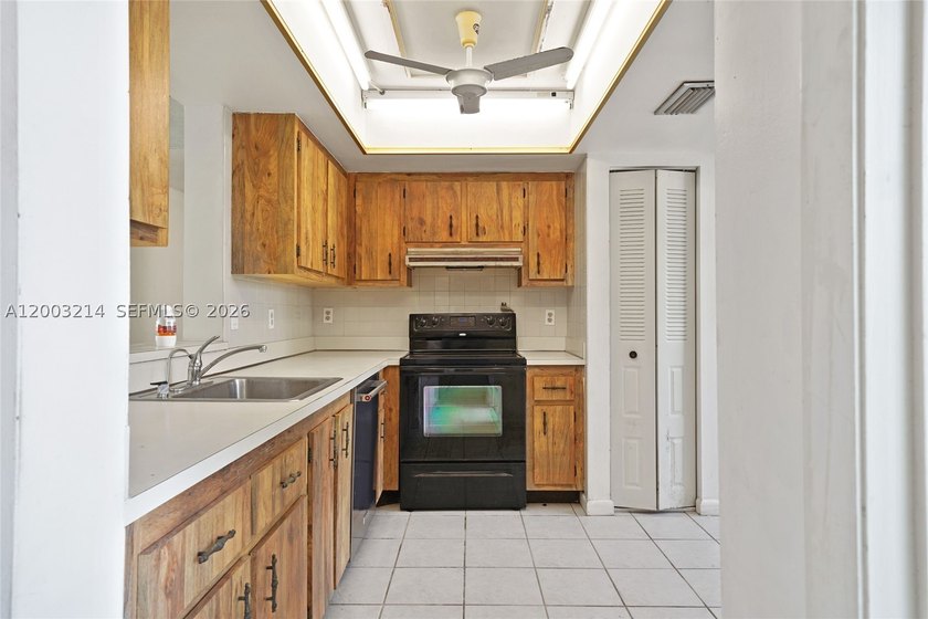 Welcome to Palm Springs III, a 55+ community. This 2-bedroom - photo 5