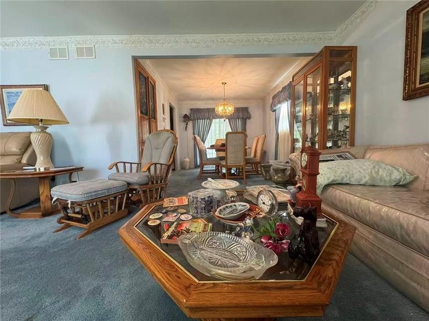 Presenting you to this fully detached single-family home in - photo 7