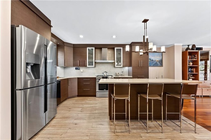 DAILY PRIVATE SHOWINGS. A masterful blend of refined design - photo 3