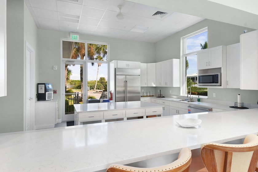Luxury oceanfront living right at your fingertips. This stunning - photo 58