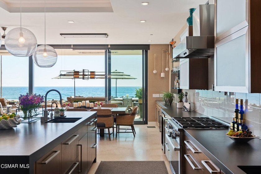Absolutely exquisite newer built ocean front contemporary - photo 9