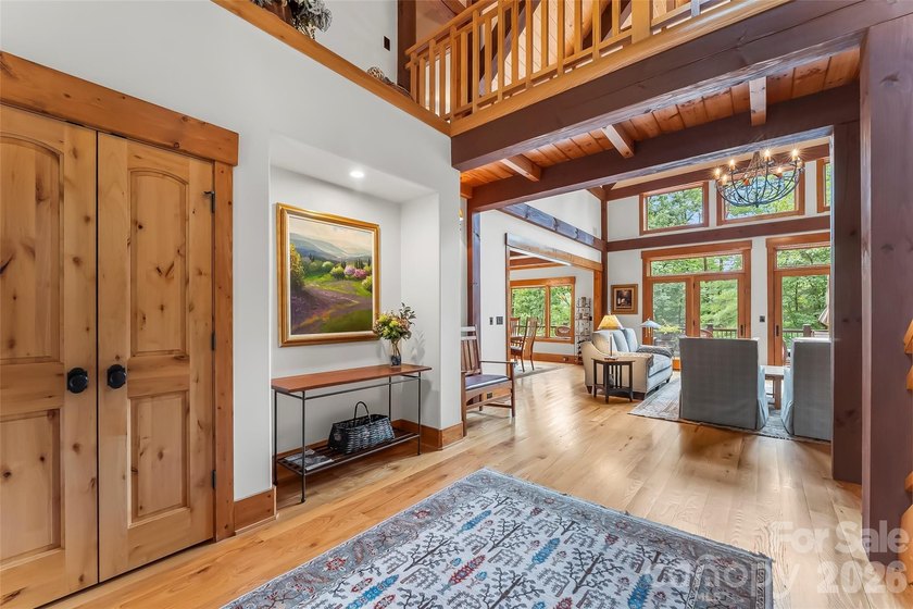 Exceptional Arts &amp; Crafts lakefront retreat showcasing superior - photo 3