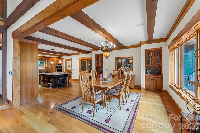 Exceptional Arts &amp; Crafts lakefront retreat showcasing superior - photo 7