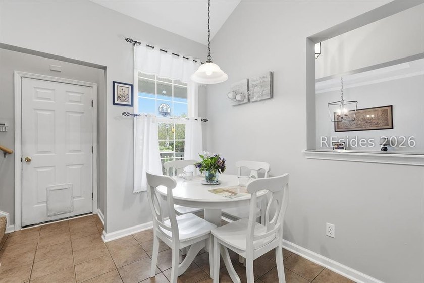 Welcome home to this meticulously maintained, move-in ready - photo 11